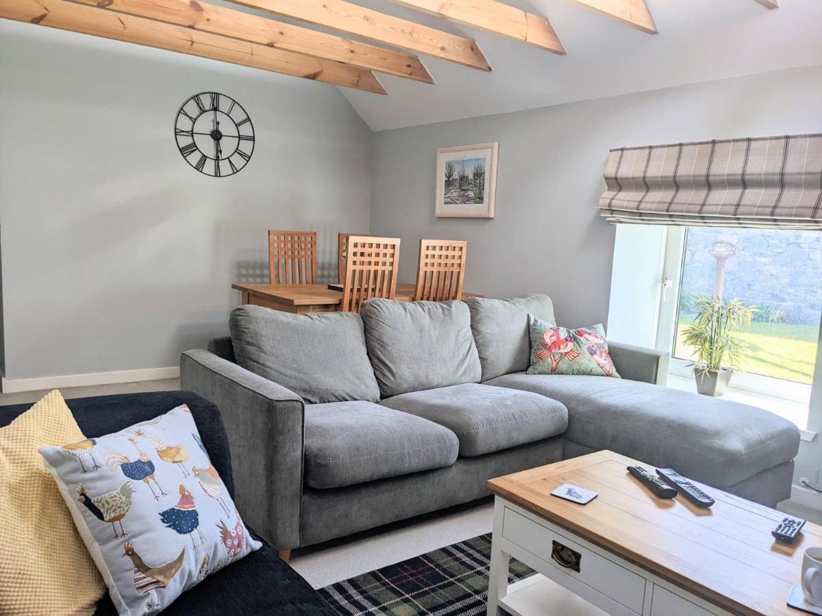 טומינטול Ailnack Cottage -Cheerful Cottage With Secure Garden And Off Street Parking Sleeps 4 מראה חיצוני תמונה