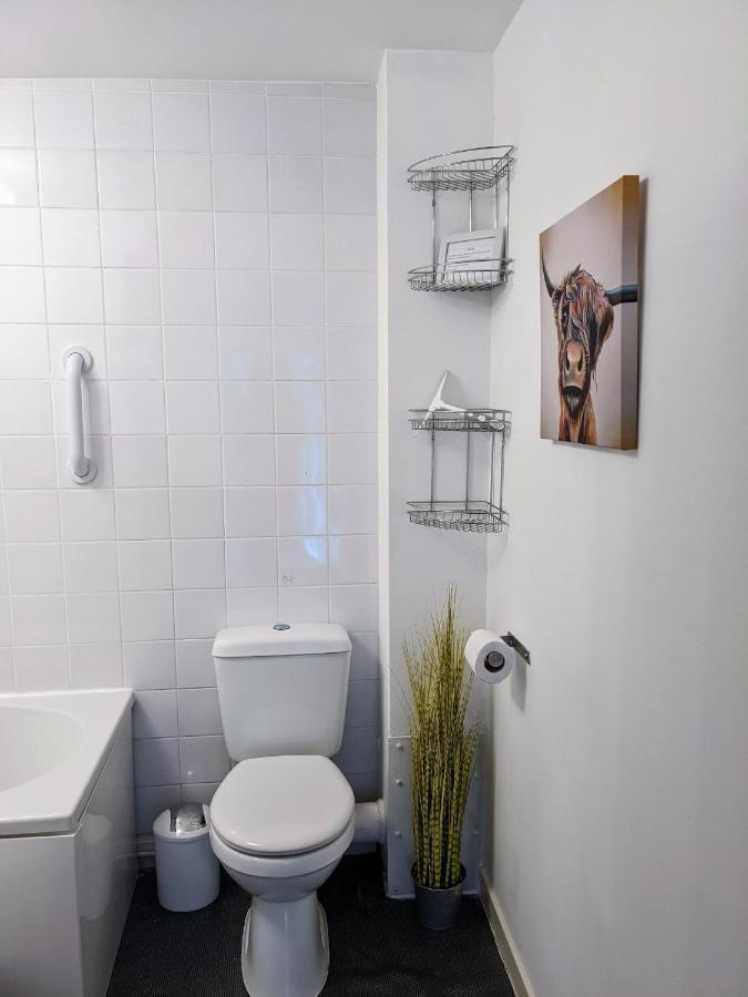 טומינטול Ailnack Cottage -Cheerful Cottage With Secure Garden And Off Street Parking Sleeps 4 מראה חיצוני תמונה
