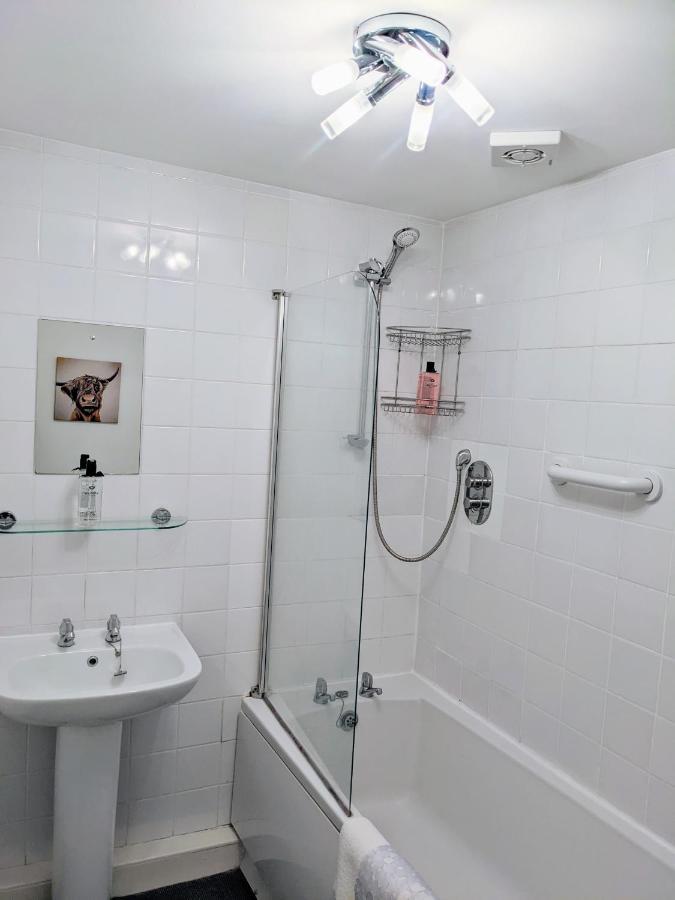 טומינטול Ailnack Cottage -Cheerful Cottage With Secure Garden And Off Street Parking Sleeps 4 מראה חיצוני תמונה