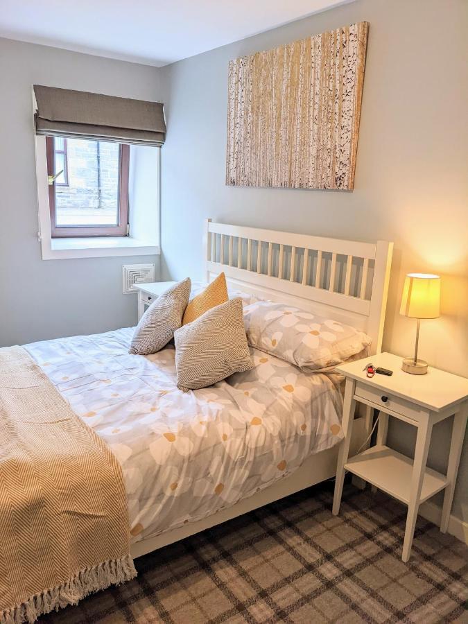 טומינטול Ailnack Cottage -Cheerful Cottage With Secure Garden And Off Street Parking Sleeps 4 מראה חיצוני תמונה